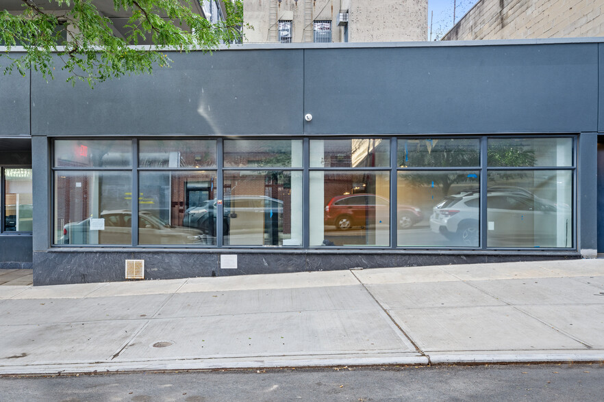 Primary Photo Of 25 S 5th St, Brooklyn Storefront For Lease