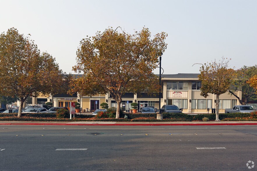 More Photos Of 3533-3547 Mt. Diablo Blvd, Lafayette Unknown For Lease