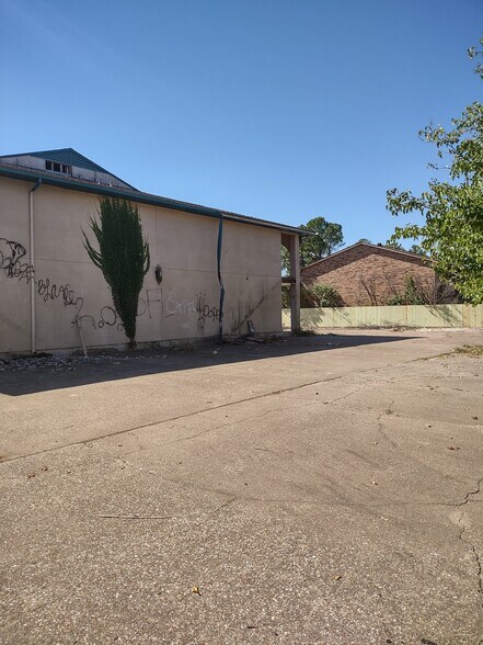 More Photos Of 1216 Interstate Highway 30, Greenville Hotel For Sale