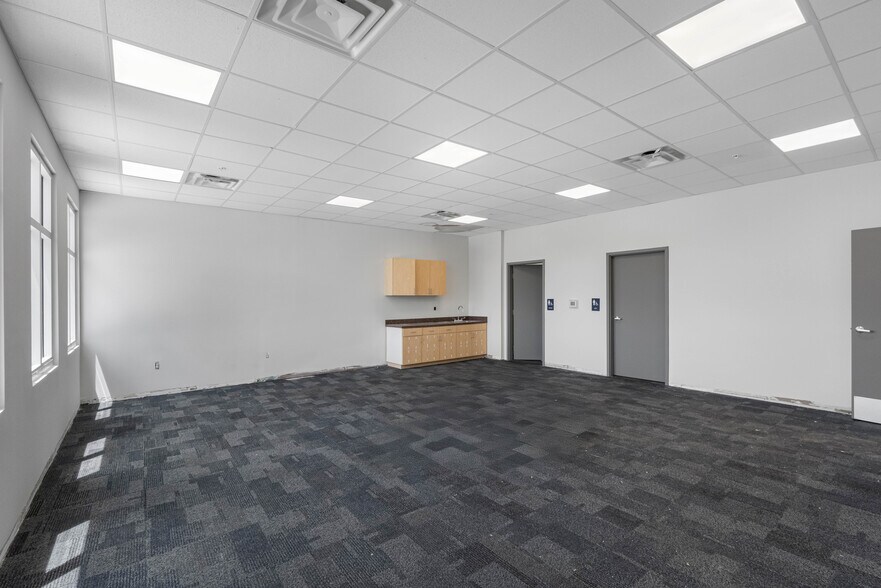 More Photos Of 13901 Sheldon Rd, Tampa Schools For Sale