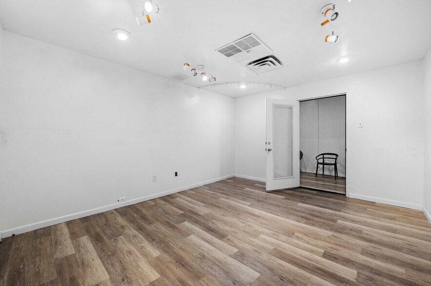 More Photos Of 309-311 S Victoria Ave, Pueblo Storefront For Sale