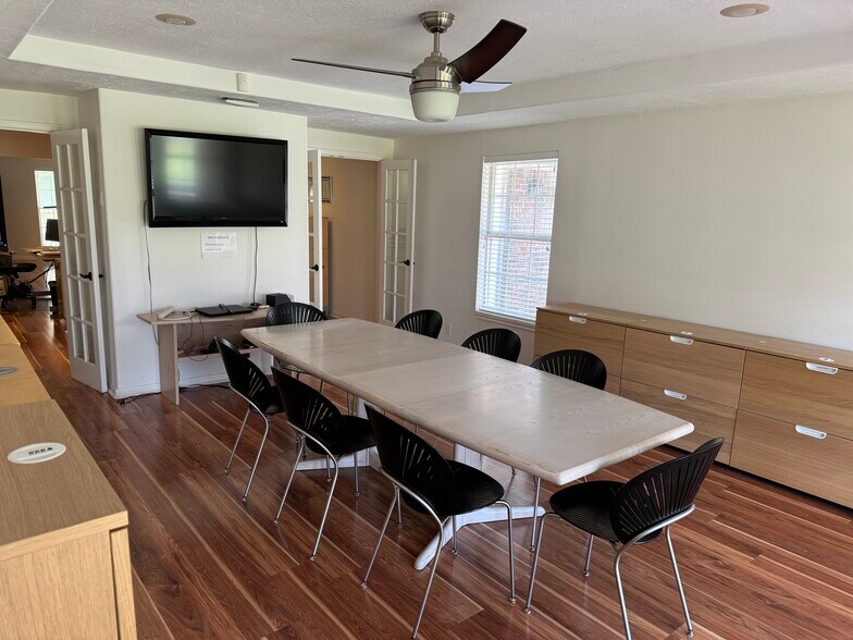 More Photos Of 25203 Kelly Rd, Porter Warehouse For Lease