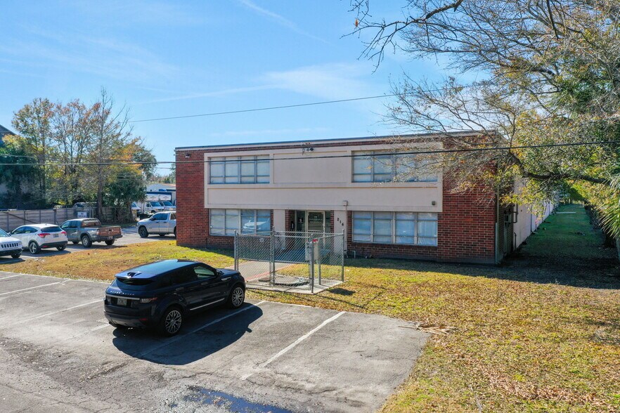 More Photos Of 216 Druid St, Jacksonville Warehouse For Sale