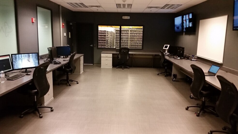 More Photos Of 200 Avenue B NW, Winter Haven Office For Lease