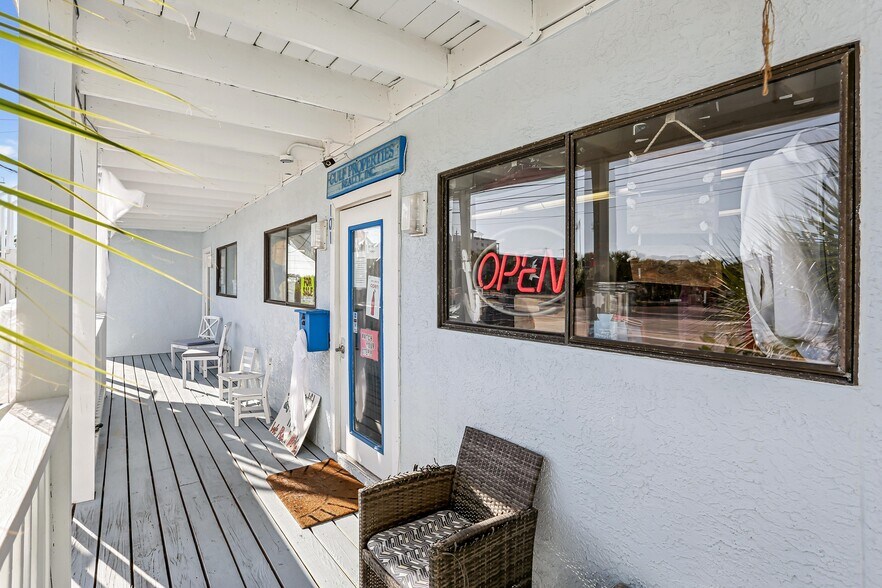 More Photos Of 8460 Gulf Blvd, Navarre Freestanding For Sale