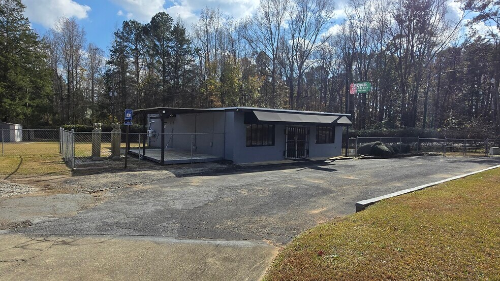 More Photos Of 5748 Highway 20 S, Covington Storefront Retail Office For Sale