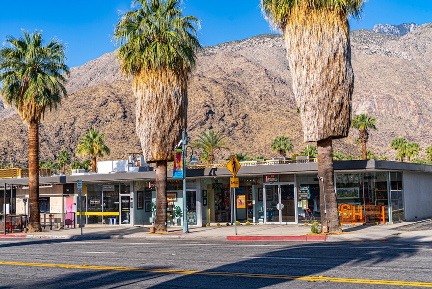 More Photos Of 707-745 N Palm Canyon Dr, Palm Springs Restaurant For Sale