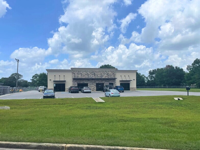 Primary Photo Of 8380 Tanner Williams Rd, Mobile Light Distribution For Lease