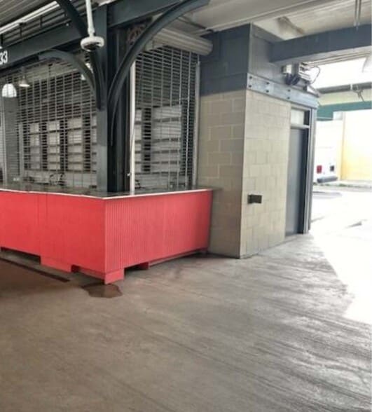 More Photos Of 4 French Market pl, New Orleans Supermarket For Lease