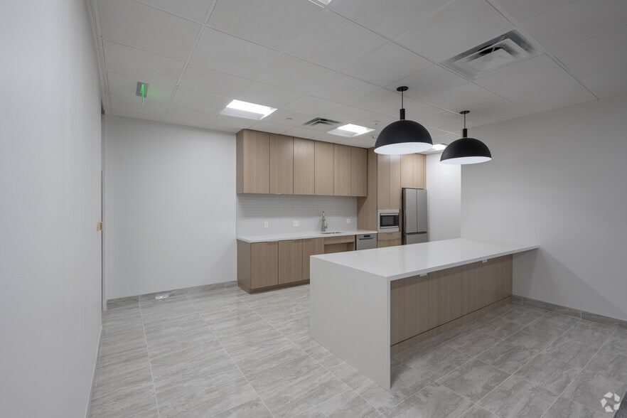 More Photos Of 801 Cherry St, Fort Worth Office For Lease