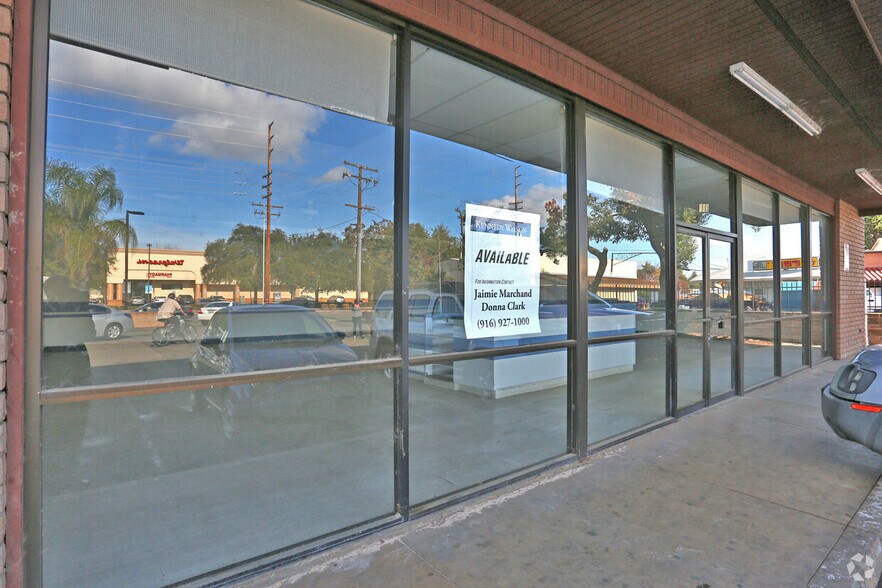 More Photos Of 111-113 W Walnut Ave, Visalia Freestanding For Lease