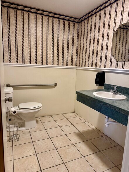 More Photos Of 608 W Wallace St, San Saba Restaurant For Sale