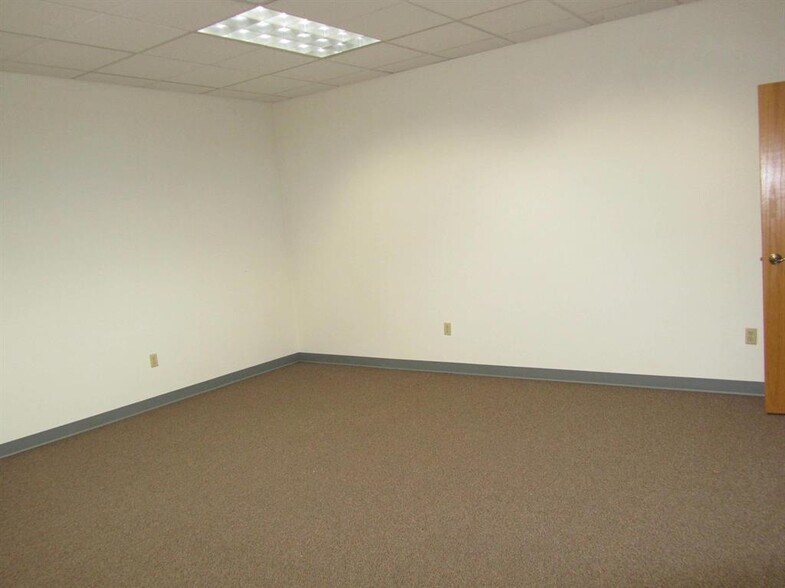 More Photos Of 74 S Main St, Fond Du Lac Loft Creative Space For Sale