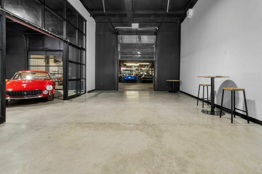 More Photos Of 15402 Stony Creek Way, Noblesville Warehouse For Lease