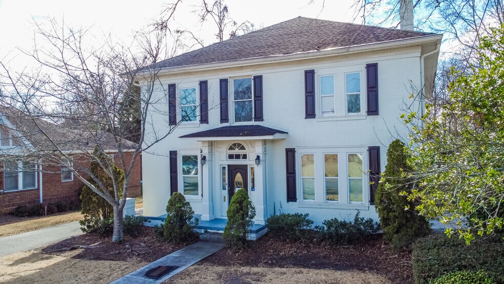 More Photos Of 104 W Candler St, Winder Medical For Sale