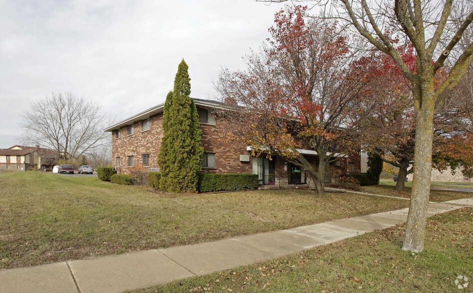 Primary Photo Of 9015 N 96th St, Milwaukee Apartments For Sale
