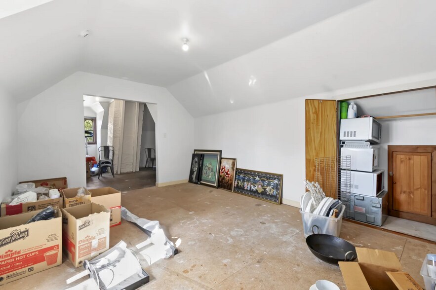 More Photos Of 1255 Bells Line Of Rd, Kurrajong Heights General Retail For Lease
