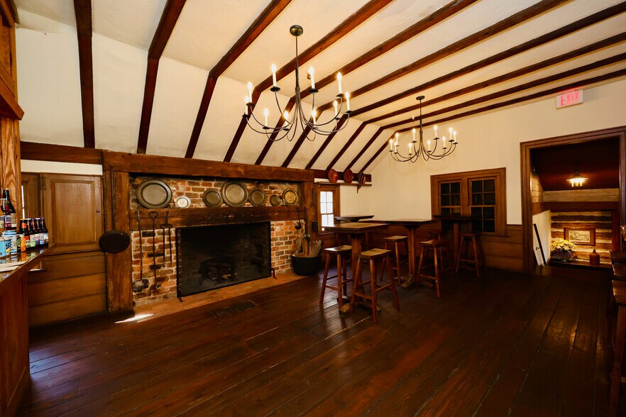 More Photos Of 683 Thomas Jefferson Pky, Charlottesville General Retail For Sale