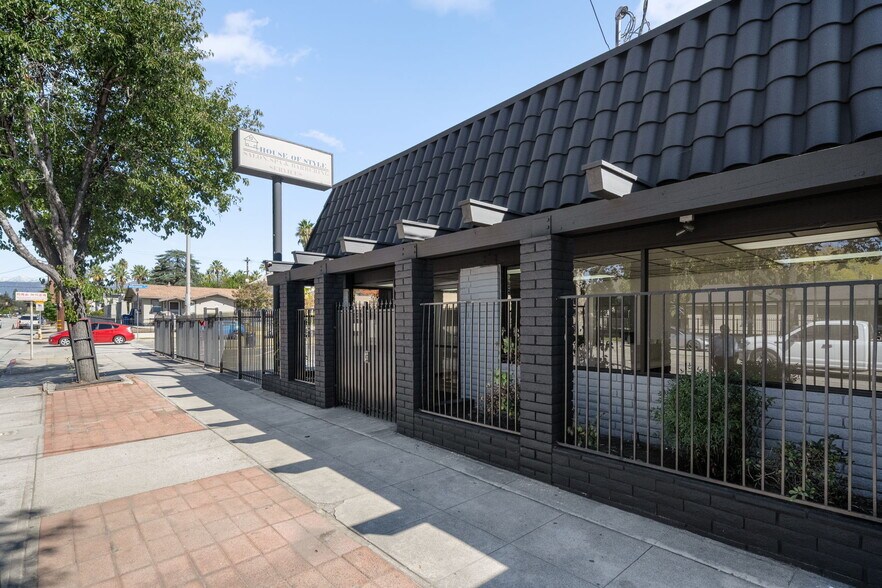 More Photos Of 570 N Towne Ave, Pomona Storefront Retail Office For Lease