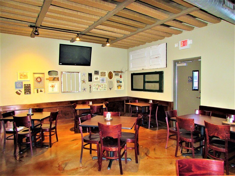 More Photos Of 6931 Gravois Ave, Saint Louis Restaurant For Lease