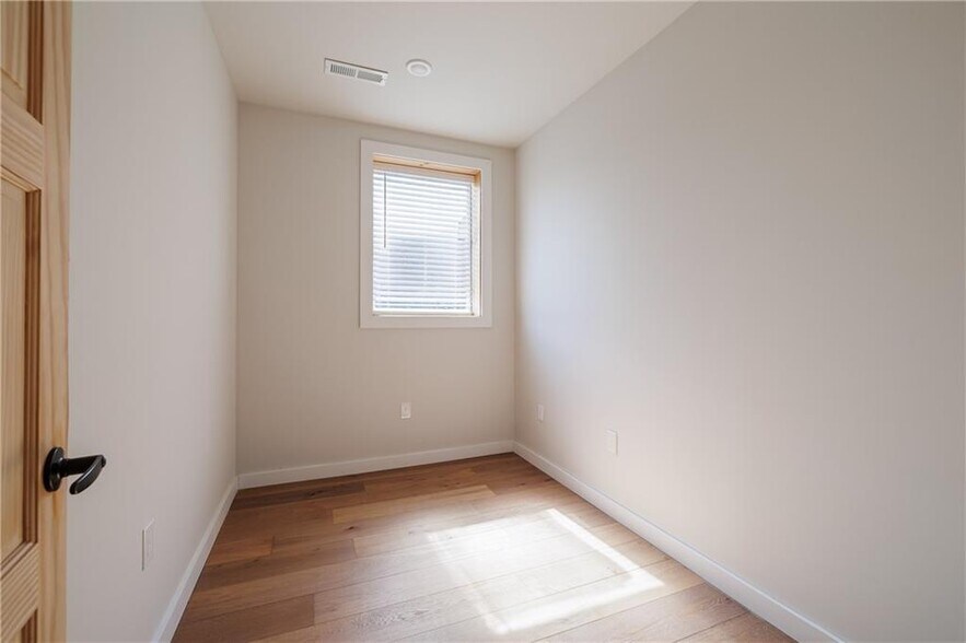 More Photos Of 83 S Main St, Canandaigua Office For Sale