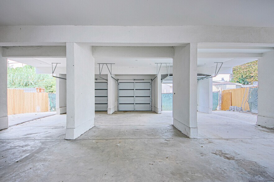 More Photos Of 6461 Woodley Ave, Van Nuys Apartments For Sale