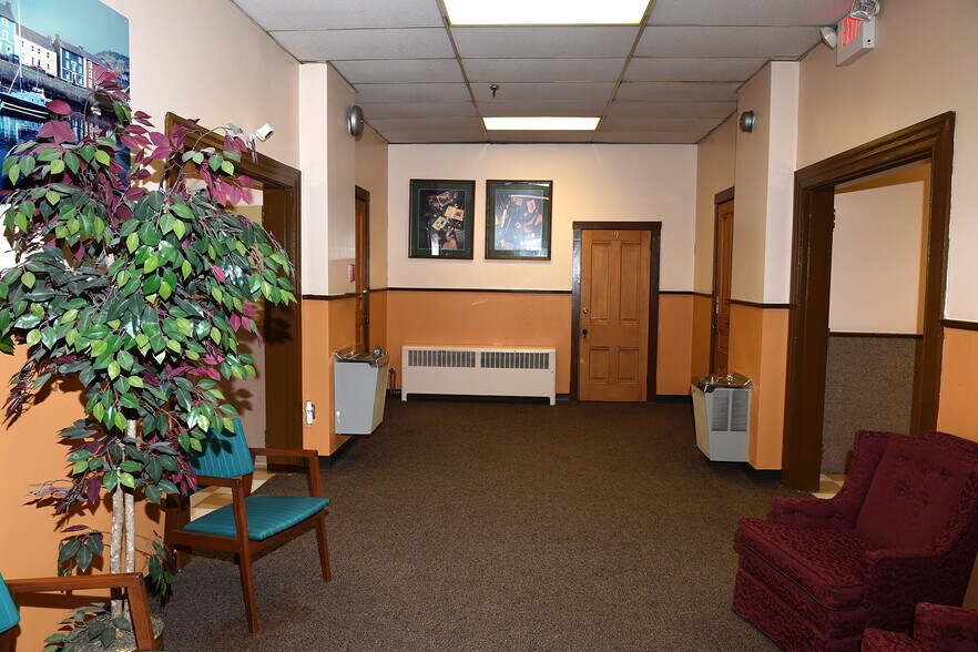 More Photos Of 1493 Old Butler Plank Rd, Glenshaw Office For Sale