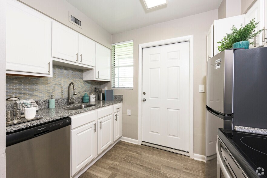 More Photos Of 1400 S Nova Rd, Daytona Beach Apartments For Sale