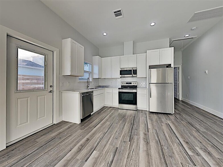 More Photos Of 2620 Delafield St, Houston Apartments For Sale