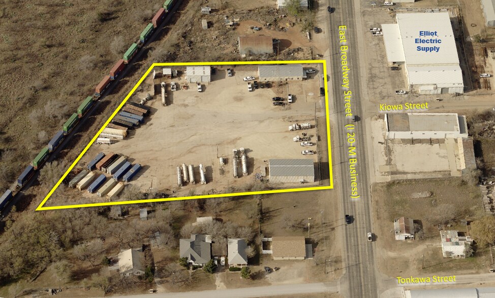 More Photos Of 2306 E Broadway St, Sweetwater Truck Terminal For Lease