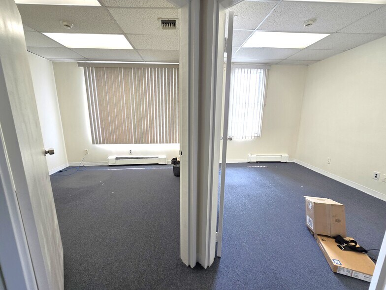 More Photos Of 212 W Park Ave, Long Beach Office For Lease