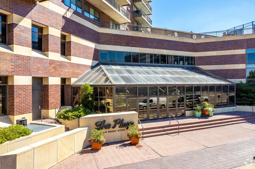 More Photos Of 300 Walnut St, Des Moines Apartments For Sale