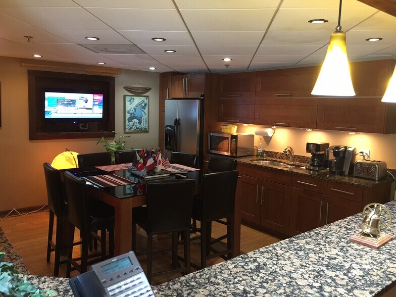 More Photos Of 15426 70th Ct, Orland Park Light Distribution For Sale