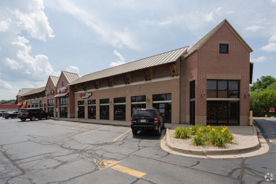 More Photos Of 2450-2480 N Grandview Blvd, Waukesha Unknown For Lease
