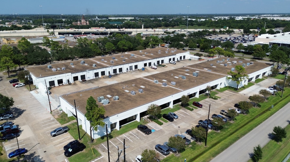More Photos Of 8601 Jameel Rd, Houston Warehouse For Lease