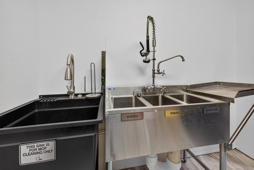 More Photos Of 14773 Coon Rd, Winnie Storefront Retail Residential For Sale
