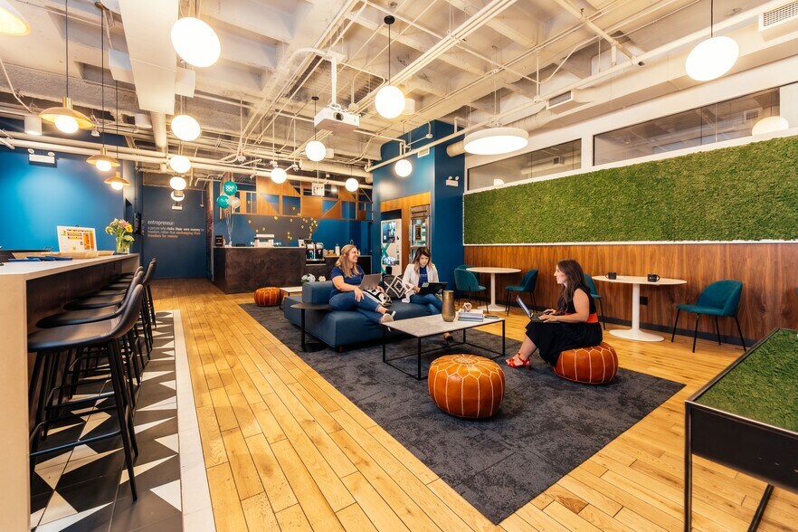 More Photos Of 100-112 S State St, Chicago Coworking Space