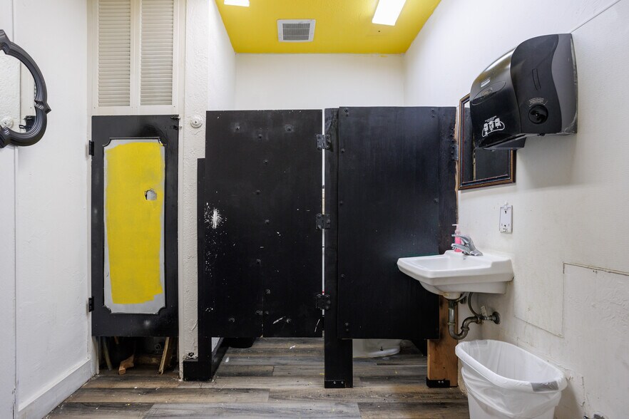 More Photos Of 528 W Clark St, Pasco Restaurant For Sale