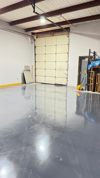 More Photos Of 2569 W Pawnee St, Wichita Warehouse For Sale