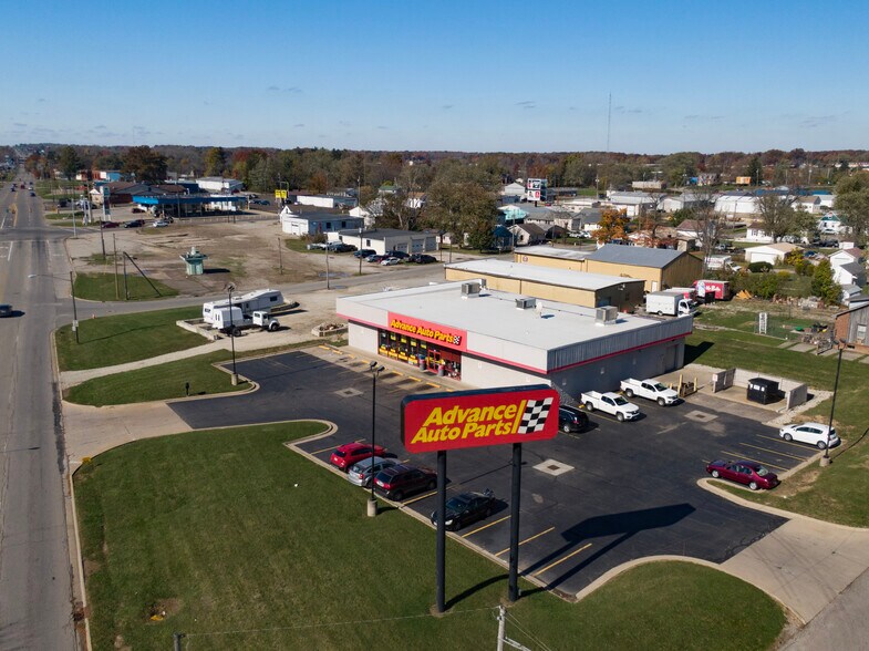 More Photos Of 976 W 4th St, Mansfield Freestanding For Lease