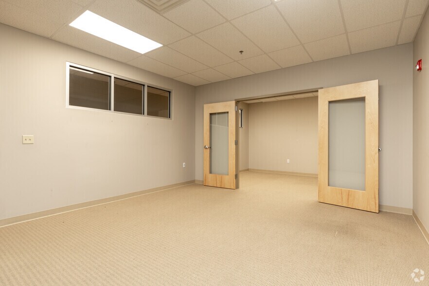 More Photos Of 50101 Governors Dr, Chapel Hill Office For Lease