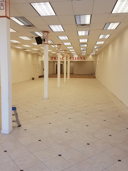 More Photos Of 1260-1268 River St, Hyde Park Storefront For Lease