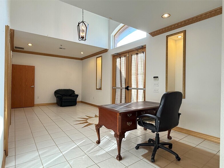 More Photos Of 5208 Village Creek Dr, Plano Office For Sale