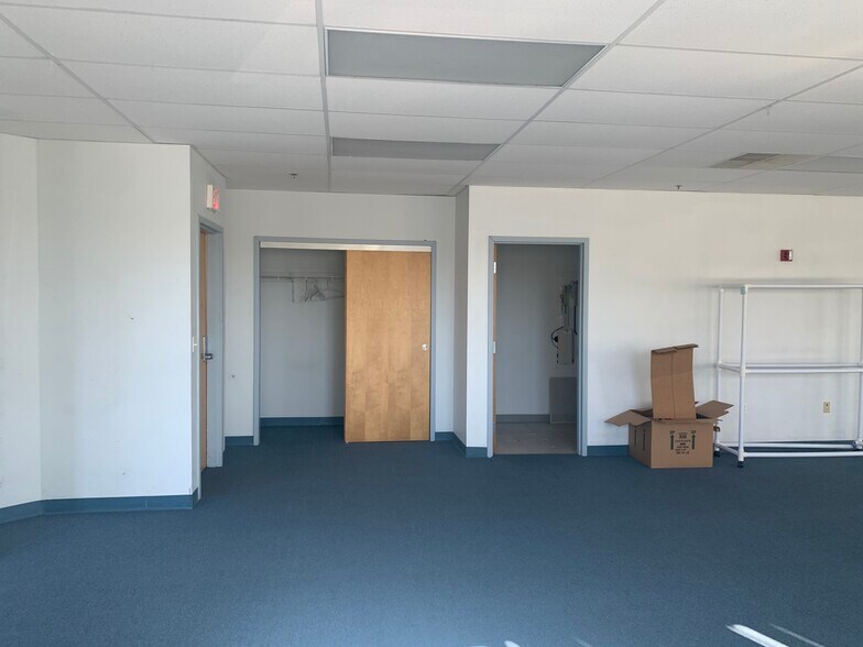 More Photos Of 630 Boston Rd, Billerica Office For Sale