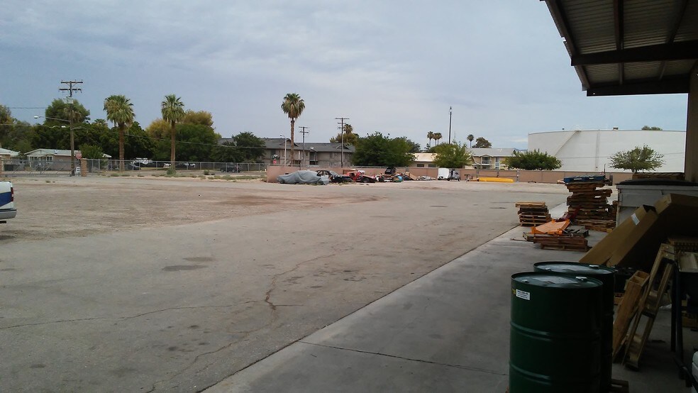 More Photos Of 135 N Commercial St, Blythe Warehouse For Sale