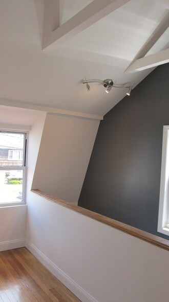 More Photos Of 109 Jeanette Ave, Inwood Specialty For Sale