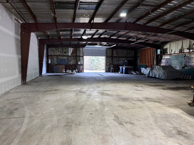 More Photos Of 4030 Dixie Hwy, Waterford Marina For Sale