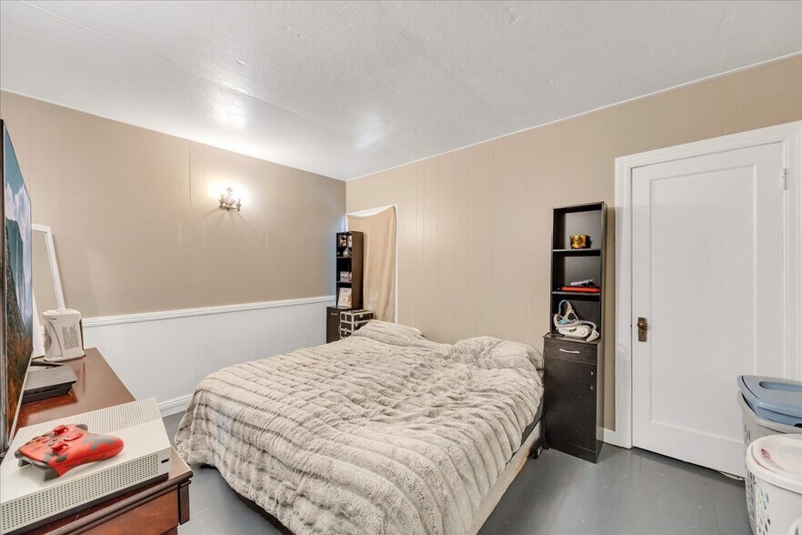 More Photos Of 134 N Washington St, Sonora Specialty For Sale