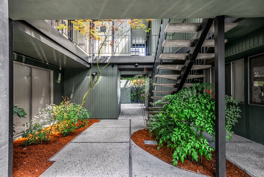 More Photos Of 3000 Cleveland Ave, Santa Rosa Office For Sale