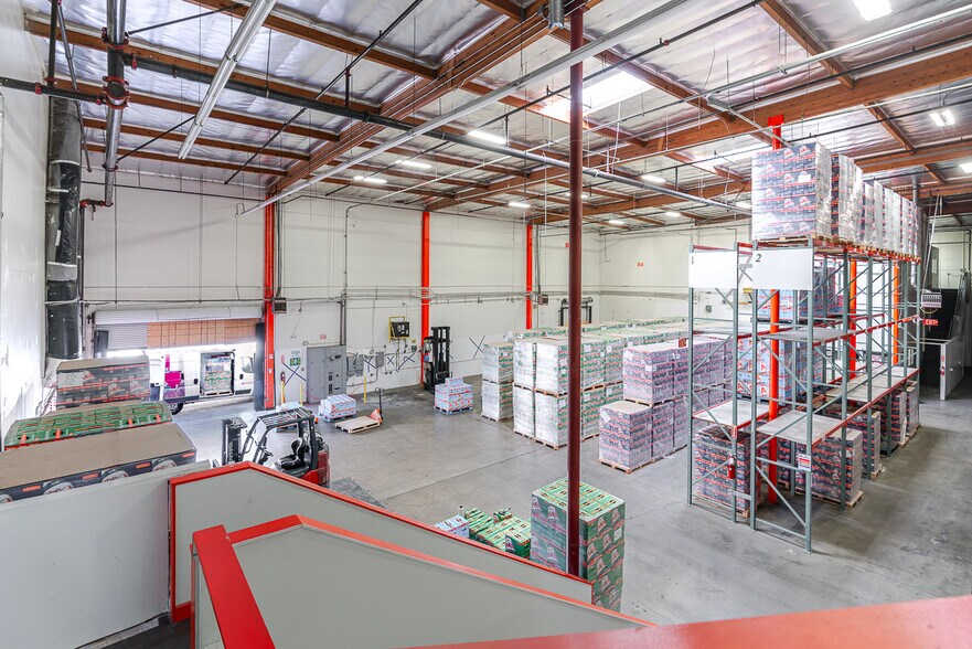 More Photos Of 9142 Independence Ave, Chatsworth Manufacturing For Sale